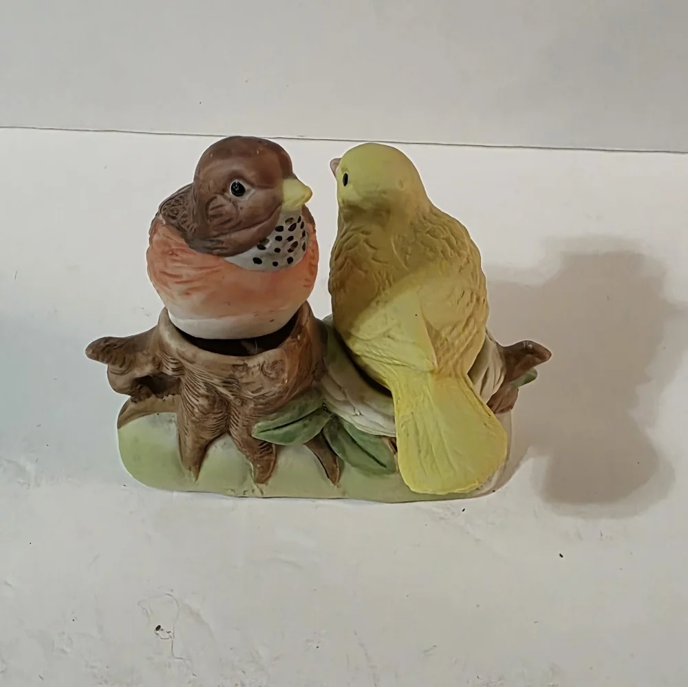 Vtg Birds On Nest Salt Pepper Shaker Set #244